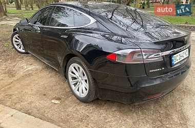 Лифтбек Tesla Model S 2018 в Львове