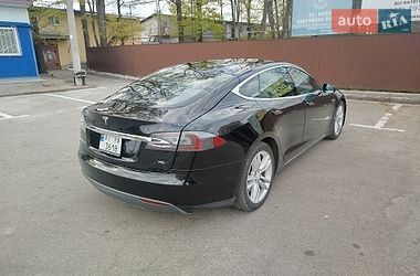 Лифтбек Tesla Model S 2015 в Броварах