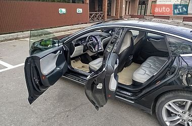 Лифтбек Tesla Model S 2015 в Броварах