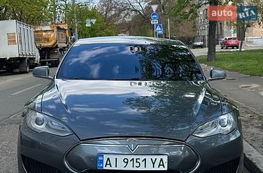 Лифтбек Tesla Model S 2013 в Киеве