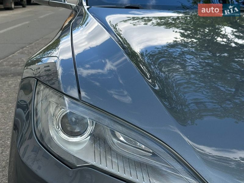 Лифтбек Tesla Model S 2013 в Киеве