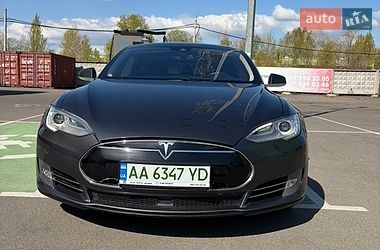 Ліфтбек Tesla Model S 2014 в Києві
