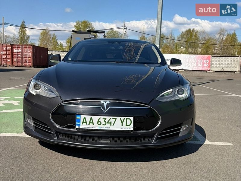 Tesla Model S 2014