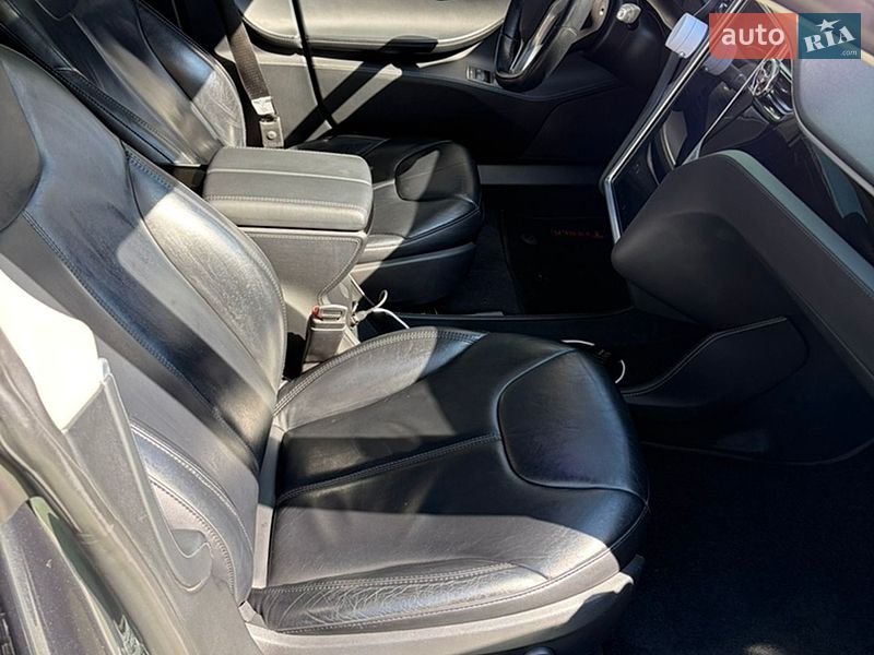 Лифтбек Tesla Model S 2014 в Киеве
