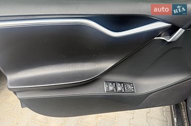 Ліфтбек Tesla Model S 2015 в Чернівцях