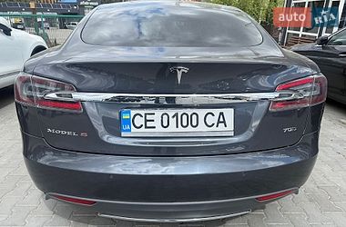 Ліфтбек Tesla Model S 2015 в Чернівцях
