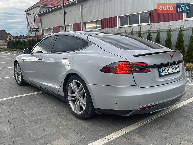 Лифтбек Tesla Model S 2012 в Луцке