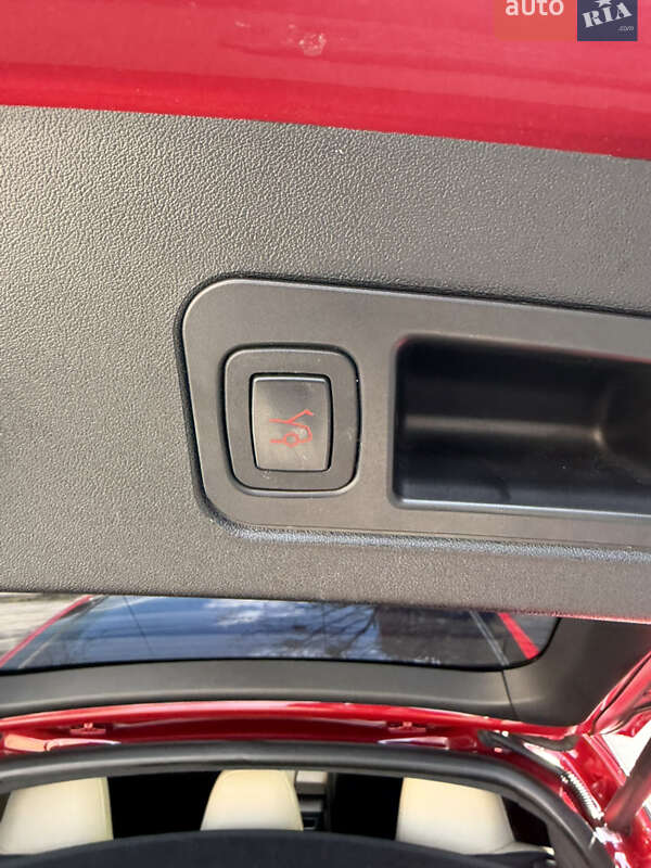 Лифтбек Tesla Model S 2016 в Харькове