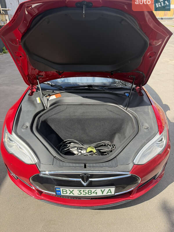 Лифтбек Tesla Model S 2016 в Харькове