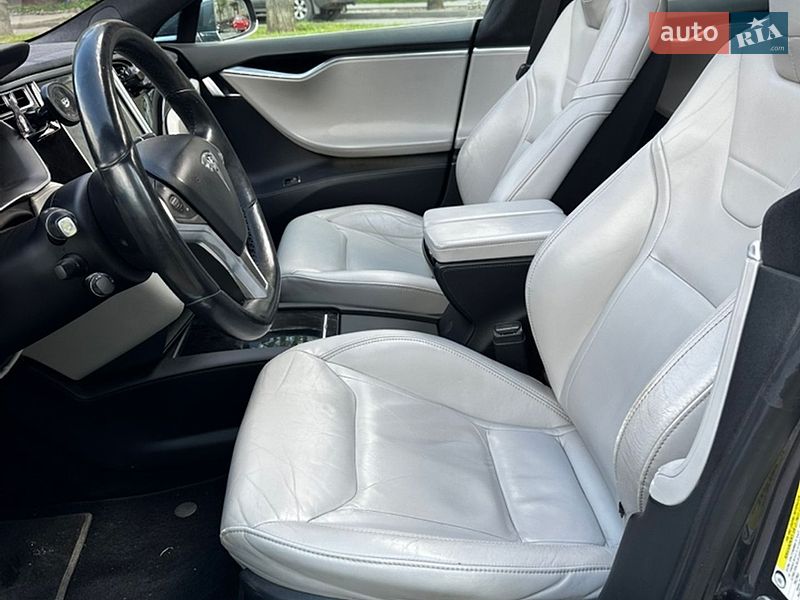 Лифтбек Tesla Model S 2016 в Харькове