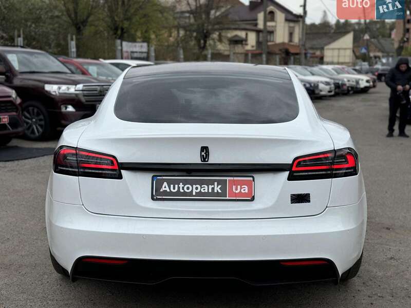 Лифтбек Tesla Model S 2022 в Виннице