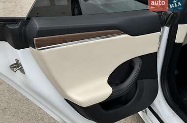 Лифтбек Tesla Model S 2022 в Виннице