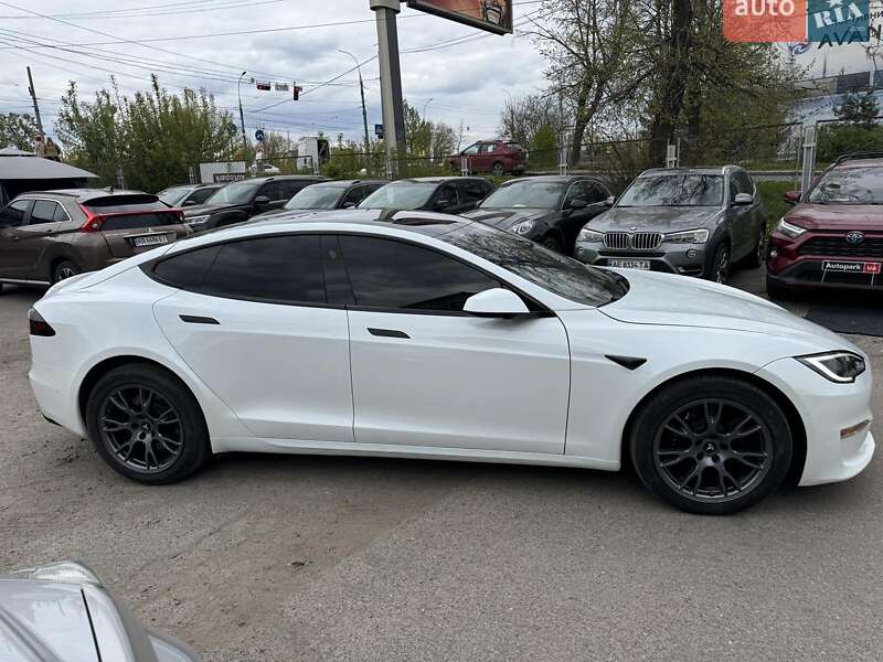 Лифтбек Tesla Model S 2022 в Виннице