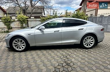 Лифтбек Tesla Model S 2015 в Львове