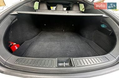 Лифтбек Tesla Model S 2015 в Львове