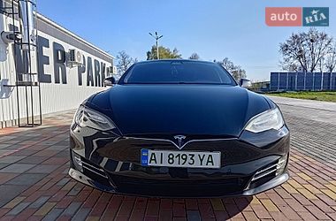 Лифтбек Tesla Model S 2017 в Киеве