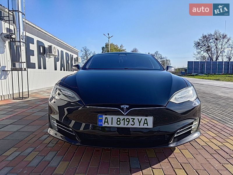 Лифтбек Tesla Model S 2017 в Киеве