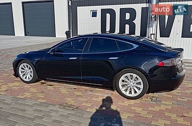 Лифтбек Tesla Model S 2017 в Киеве