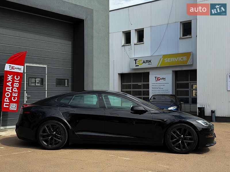 Лифтбек Tesla Model S 2022 в Киеве