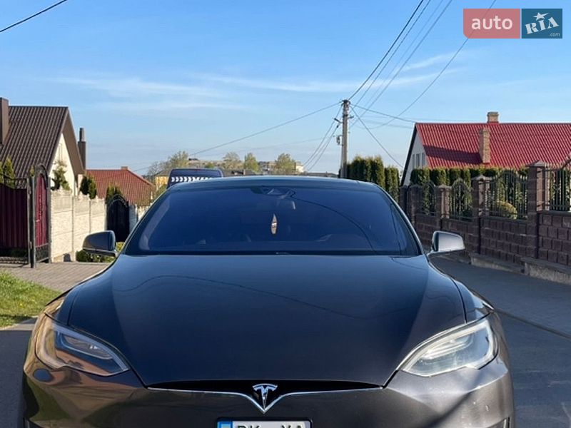 Tesla Model S 2016