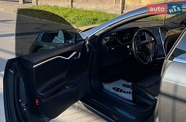 Лифтбек Tesla Model S 2016 в Ровно