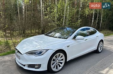 Лифтбек Tesla Model S 2015 в Киеве
