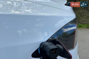 Ліфтбек Tesla Model S 2015 в Києві