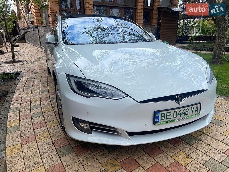 Ліфтбек Tesla Model S 2016 в Миколаєві