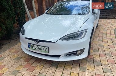 Ліфтбек Tesla Model S 2016 в Миколаєві