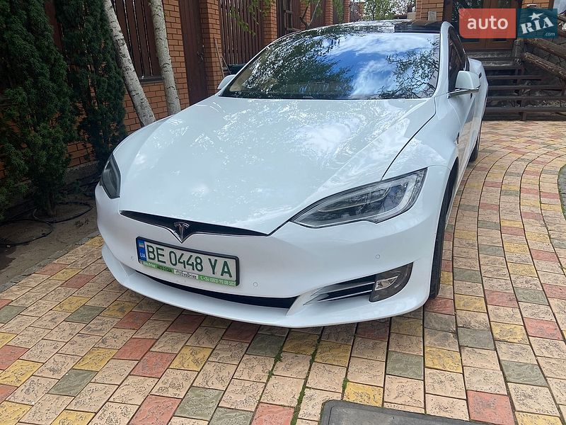 Ліфтбек Tesla Model S 2016 в Миколаєві