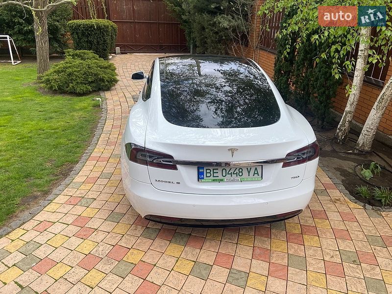 Ліфтбек Tesla Model S 2016 в Миколаєві