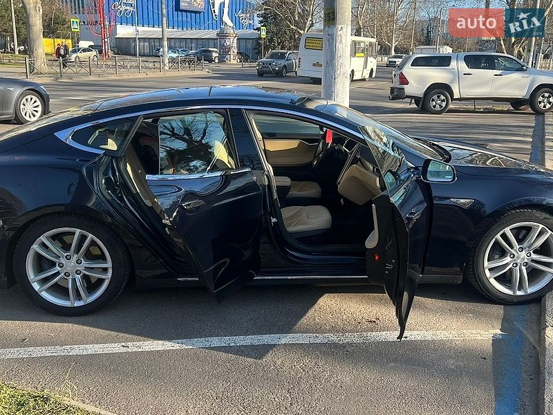 Лифтбек Tesla Model S 2013 в Одессе