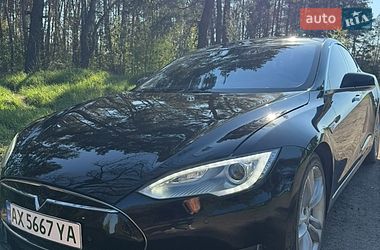 Лифтбек Tesla Model S 2014 в Валках