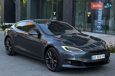 Ліфтбек Tesla Model S 2019 в Тячеві