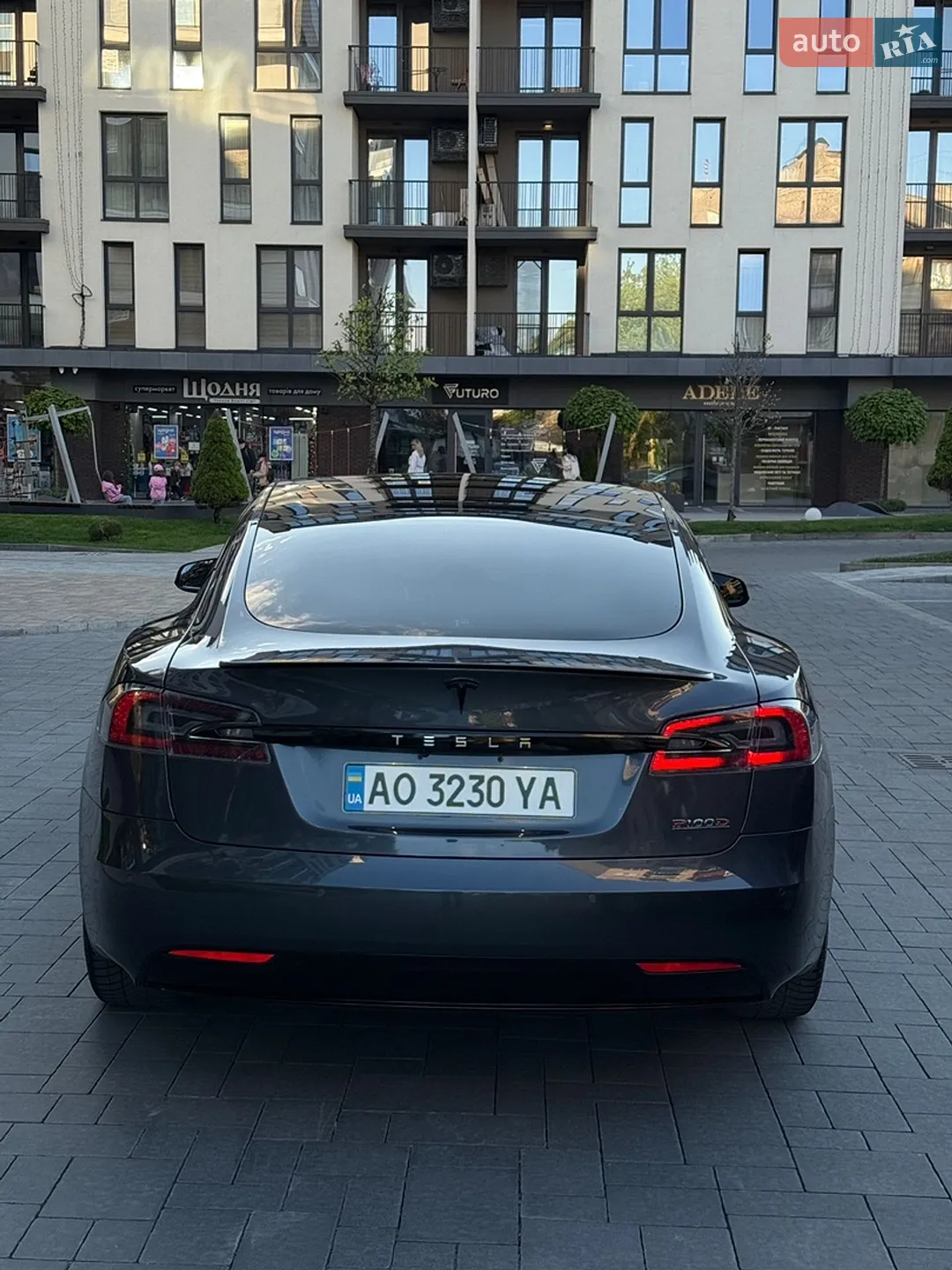 2019 Tesla Model S - мініатюра 8