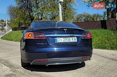 Ліфтбек Tesla Model S 2013 в Чернівцях
