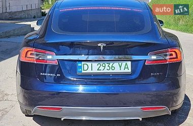 Ліфтбек Tesla Model S 2013 в Чернівцях