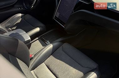 Ліфтбек Tesla Model S 2018 в Чернівцях