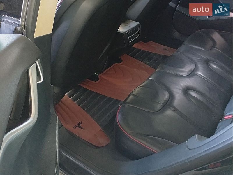 Ліфтбек Tesla Model S 2013 в Кам'янець-Подільському