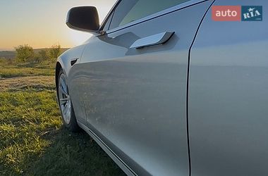 Лифтбек Tesla Model S 2016 в Ивано-Франковске