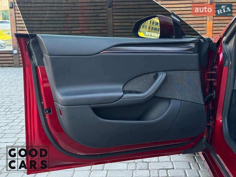 Ліфтбек Tesla Model S 2024 в Одесі