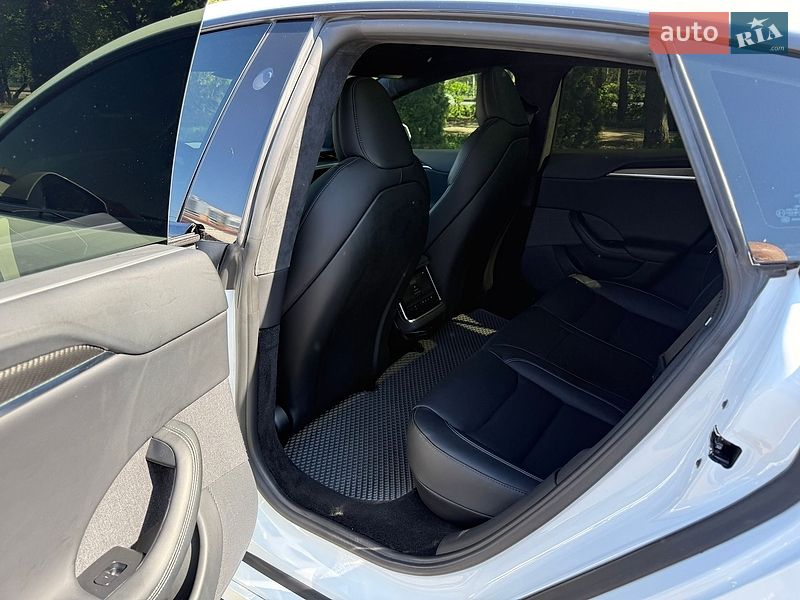 Лифтбек Tesla Model S 2021 в Киеве фото 16 Лифтбек Tesla Model S 2021 в Киеве