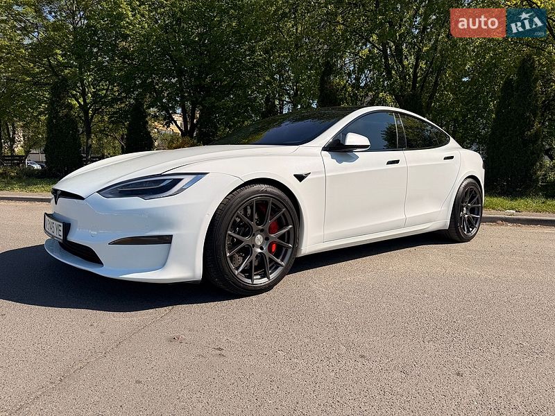 Tesla Model S 2021