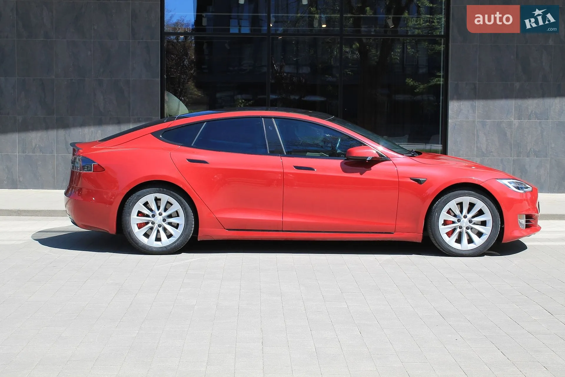 2020 Tesla Model S - мініатюра 32