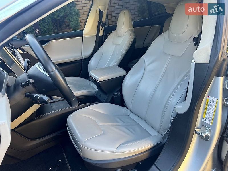 Лифтбек Tesla Model S 2013 в Киеве