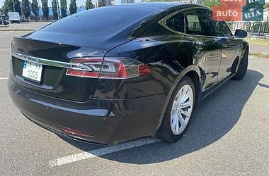 Лифтбек Tesla Model S 2016 в Киеве