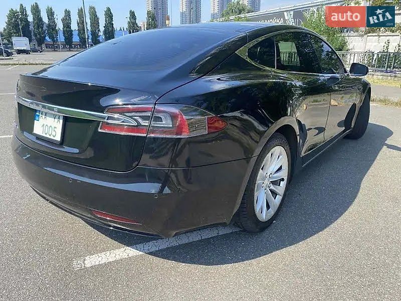 Лифтбек Tesla Model S 2016 в Киеве