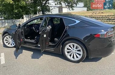 Лифтбек Tesla Model S 2016 в Киеве
