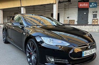 Лифтбек Tesla Model S 2014 в Киеве