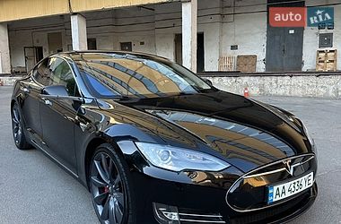 Лифтбек Tesla Model S 2014 в Киеве